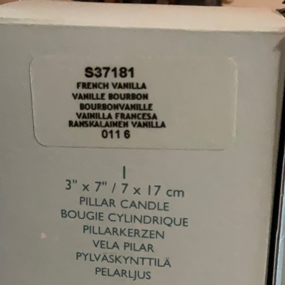 NWT- PartyLite French Vanilla 3"x7" Pillar Candle - Picture 2 of 7